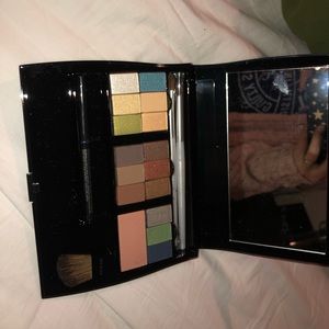 MARYKAY (!( NWT)!) makeup palette never used